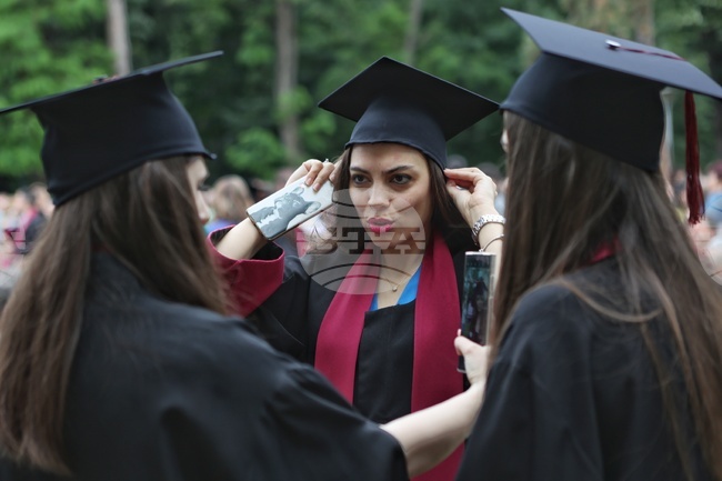  СУ - Юридически факултет - студенти - дипломиране