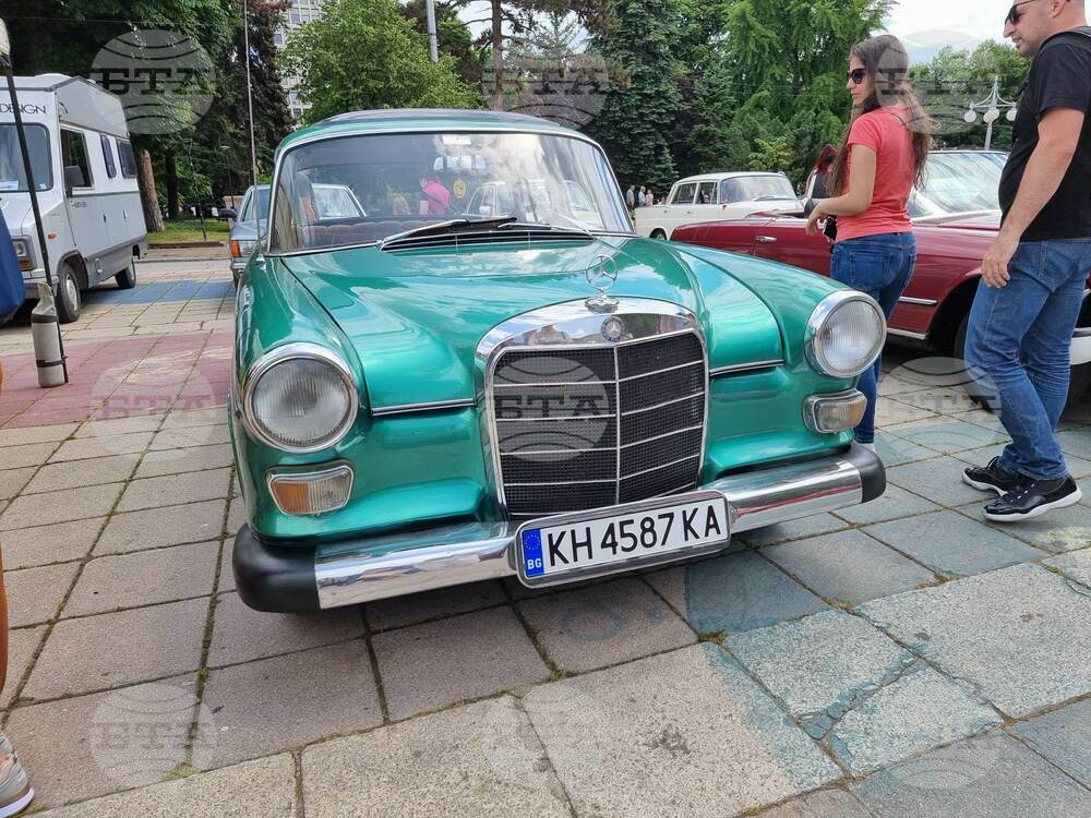 Кюстендил - ретро парад на автомобили и мотоциклети