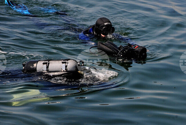С почистване под вода край о. Света Анастасия водолази ще открият новия морски сезон