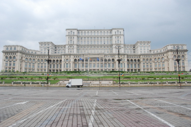 Призрак от миналото витае над новото коалиционно правителство на Румъния