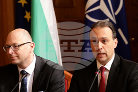 Министерството на отбраната - Драгомир Заков - екип