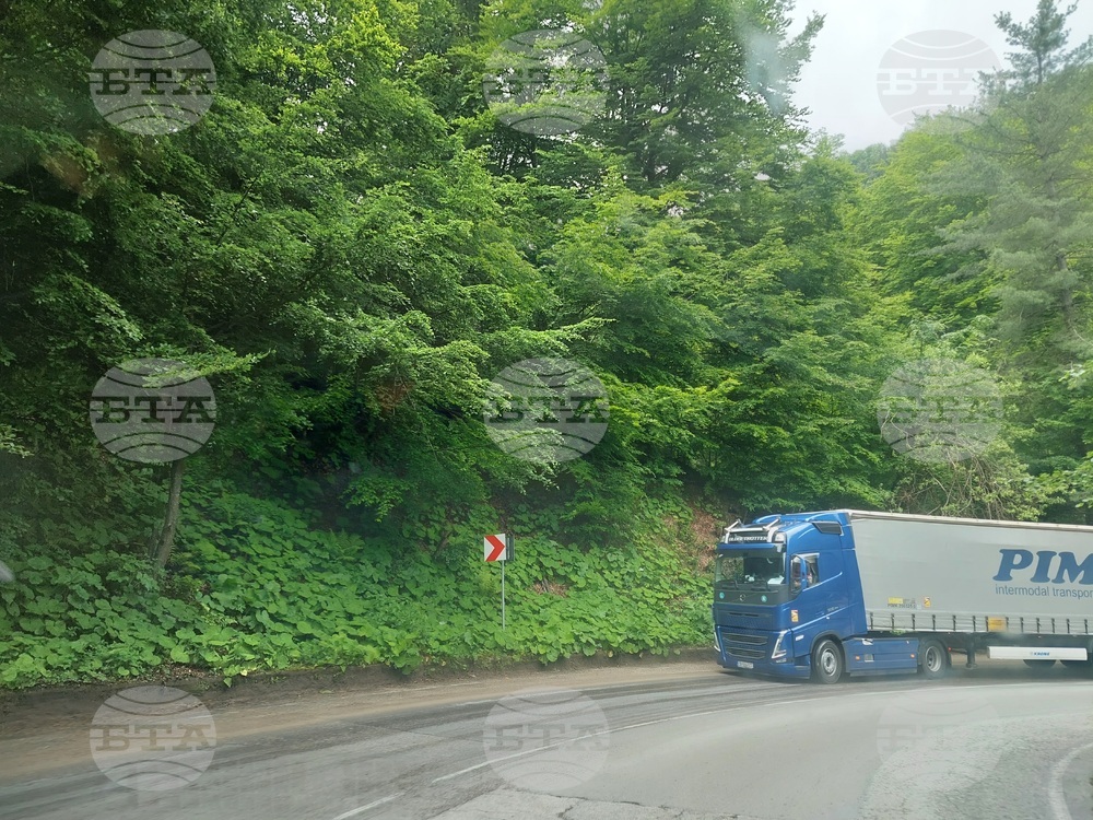 Ограничава се движението за тежкотоварни камиони над 12 т през прохода Троян - Кърнаре 