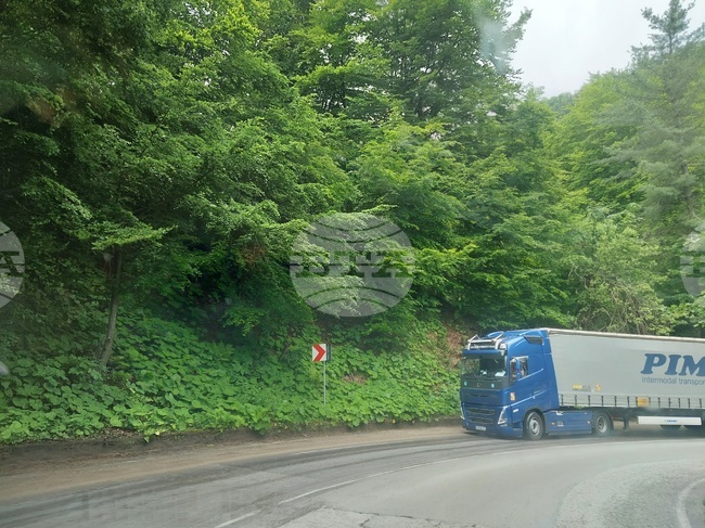 Ограничава се движението за тежкотоварни камиони над 12 т през прохода Троян - Кърнаре 