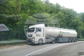 Проход „Петрохан” - път - трафик - камиони