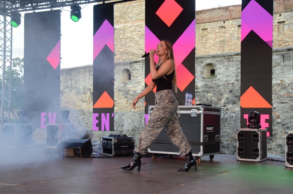 Община Видин: Дара Екимова и групата „Молец“ с концерт на Summer Vibes Festival 2023