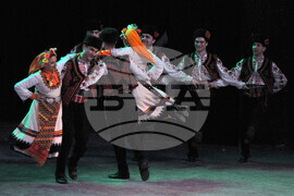 Бургас - летен театър - танците на българина - спектакъл