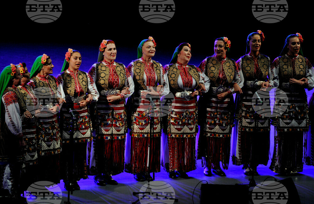 Бургас - летен театър - танците на българина - спектакъл
