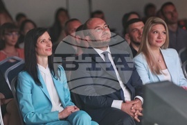 СТП - "Кариера и живот - защо в България?" - форум