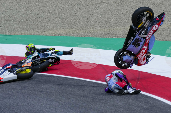 Двама мотоциклетисти загинаха след тежка катастрофа по време на Британския шампионат по супербайк 