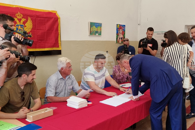 Черна гора - парламентарни избори - изборен ден