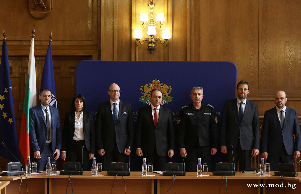 Министърът на отбраната Драгомир Заков: Имаме нужда от боеспособна армия, която може да ни защити