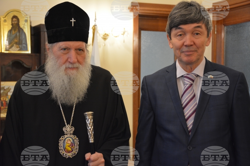 Патриарх Неофит прие на среща посланика на Казахстан у нас Темиртай Избастин