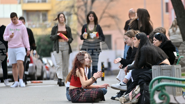 България значително изостава от средните нива на живеещите здравословно, показва проучване на фармацевтична компания