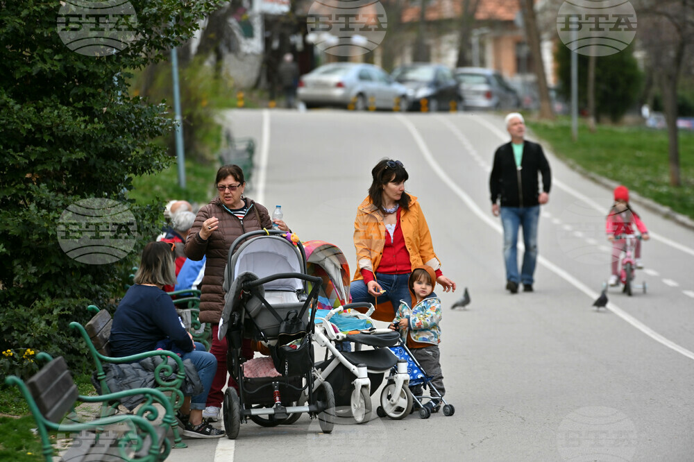 Служители на администрацията на столичния Район "Лозенец" са обучени как да помагат на граждани при разрешаването на спорове