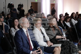 СТП - "Кариера и живот - защо в България?" - форум