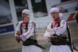 МГУ - Национален фолклорен ансамбъл „Българе“