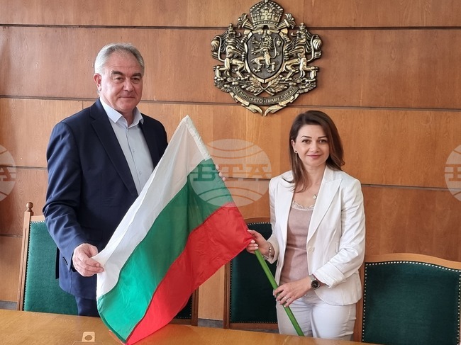 Плевен - знаме - дарение