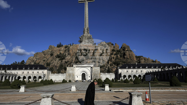 Испания почита паметта на жертвите на Франко 50 години след смъртта му