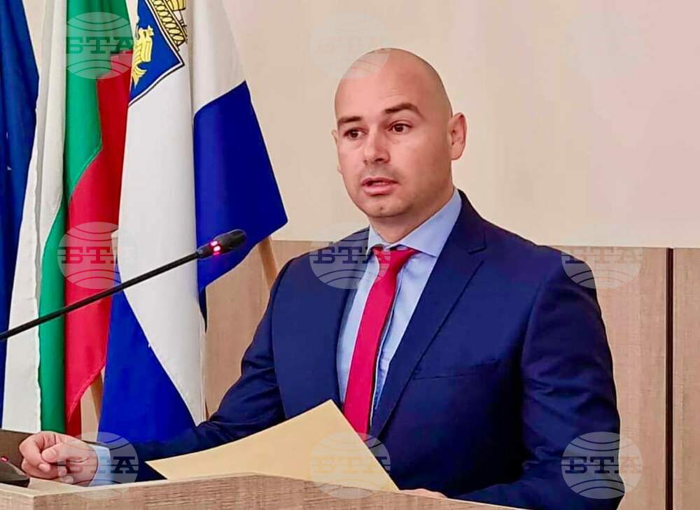 Новите правила за поставяне на преместваеми обекти в Бургас дават повече сигурност на бизнеса, каза общинският съветник Иван Иванов