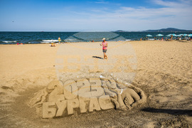 Бургас - плаж - пясъчни скулптури - Реми Хогард