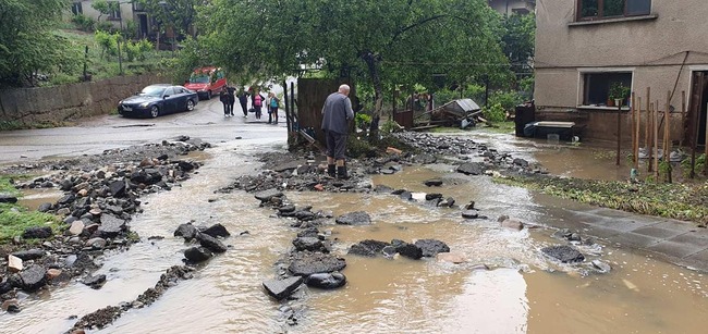 Нуждаещите се от община Берковица, които пострадаха от наводненията, могат да кандидатства за еднократна помощ до 1512 лв.