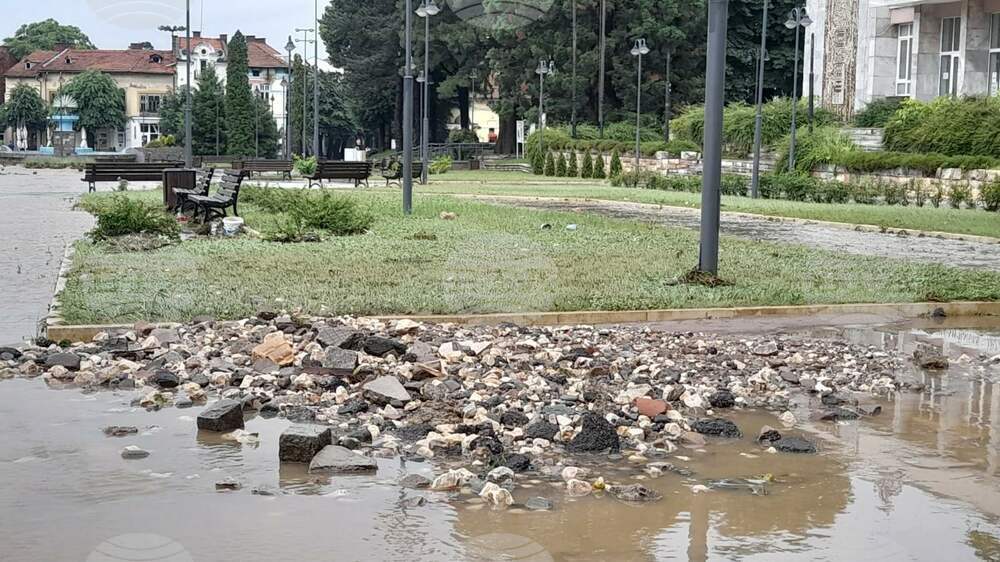 В три общини на област Монтана има щети от поройния дъжд, в две е обявено бедствено положение