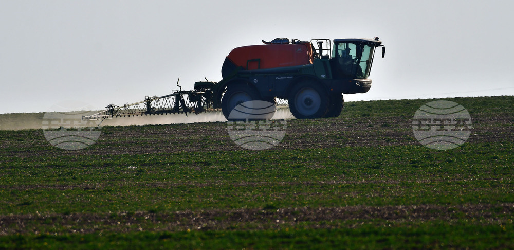Село Тодорово - подхранване на почвата
