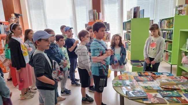 Добрич - Регионална библиотека „Дора Габе" - летен детски клуб 