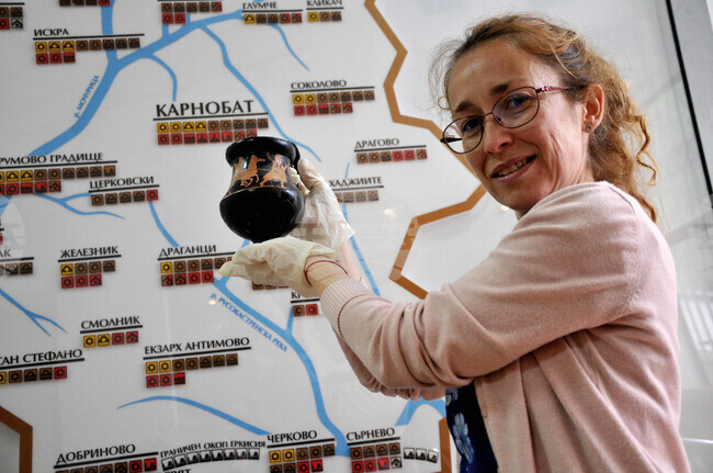 Карнобат - Археологически музей - участие в международна изложба