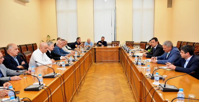 Министър Георги Гвоздейков: Започваме да работим по неотложните проблеми