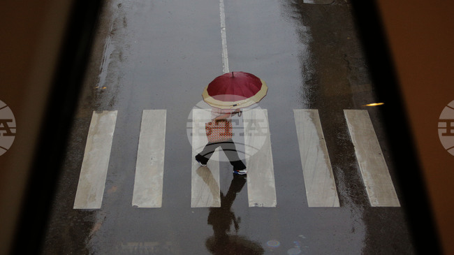 „Червен код“ е в сила за Атина и други области на Гърция заради бурята „Ерминио“; гражданите са призовани да не пътуват без причина