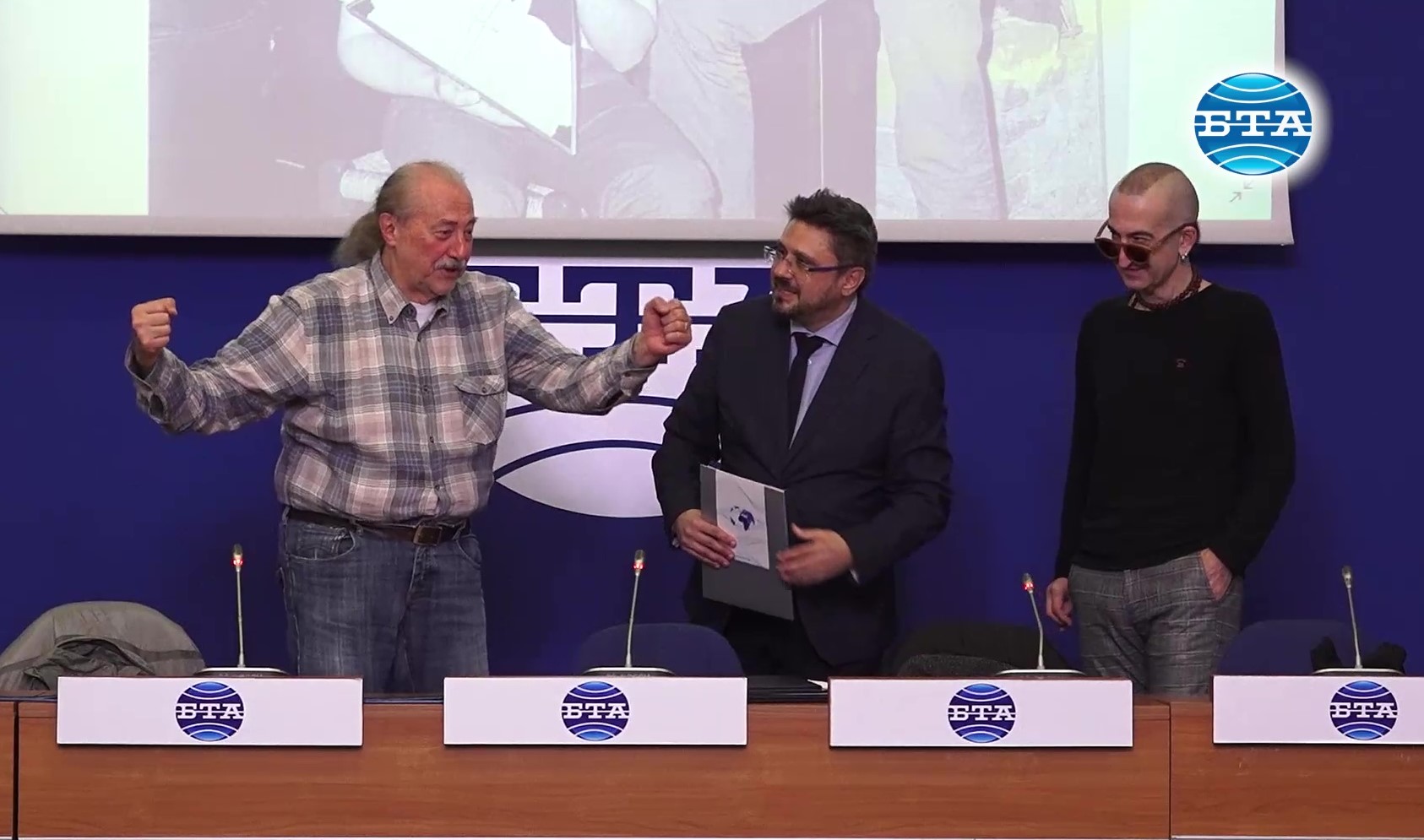 "Фондацията" празнува "Щурците" на 55 години с турне