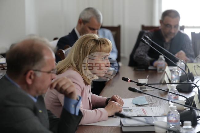 Парламент - Комисия по образованието и науката