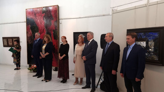 С юбилейна изложба и зала с непоказвани творби, лични вещи и награди в Плевен се честват 90 години от рождението на Светлин Русев