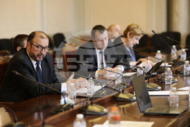 Парламент - Комисия по конституционни и правни въпроси