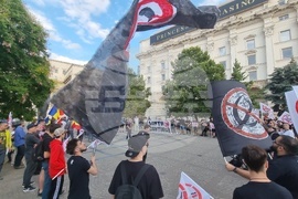 Поход срещу комунизма в Букурещ