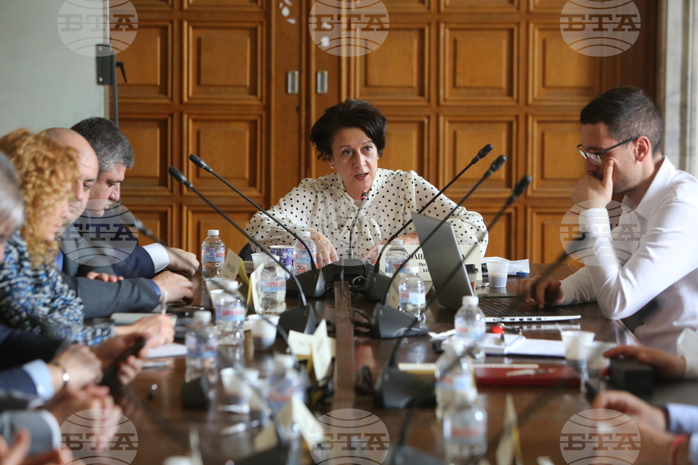 Парламент - Комисия по политиките за българите извън страната