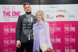 She’s The ONE награди осем жени