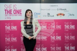 She’s The ONE награди осем жени