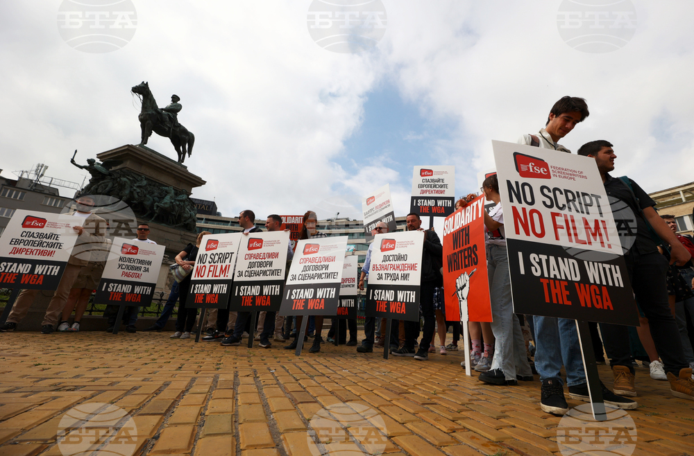 Scriptwriters Protest in Front of National Assembly