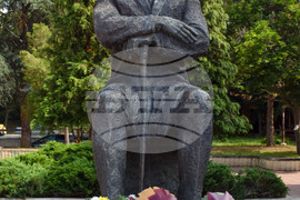Благоевград - Димитър Благоев - паметник