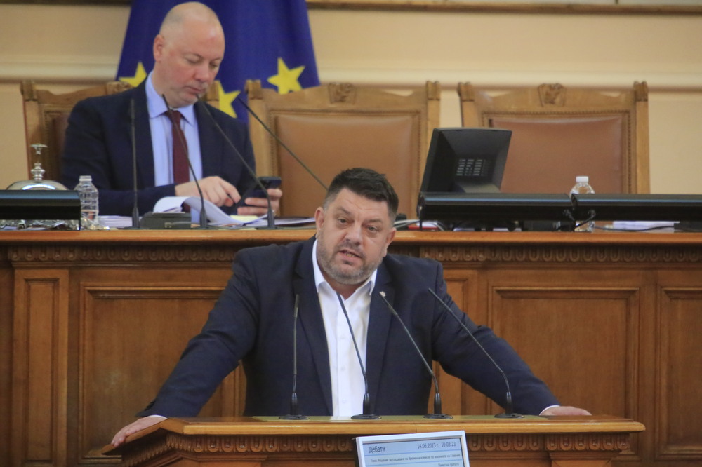 Атанас Зафиров: Цялата мощ на коалицията на имунитетите и страха е впрегната в спасяването на имунитета на Борисов