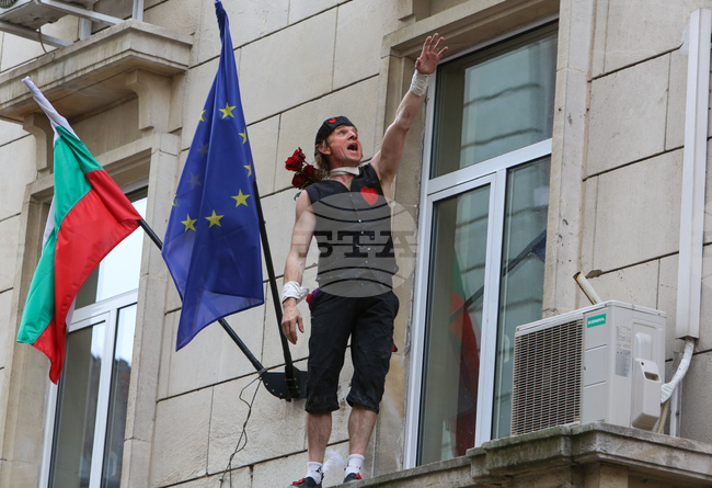 Антоан Льо Менестрел – спектакъл