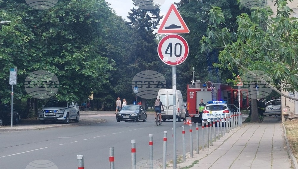 Възрастна жена е била блъсната от лек автомобил в бургаския комплекс "Лазур"