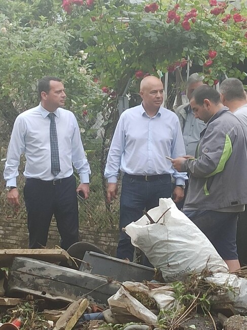 БСП: Депутатите на БСП Свиленски и Ченчев на място при пострадалите хора в Берковица