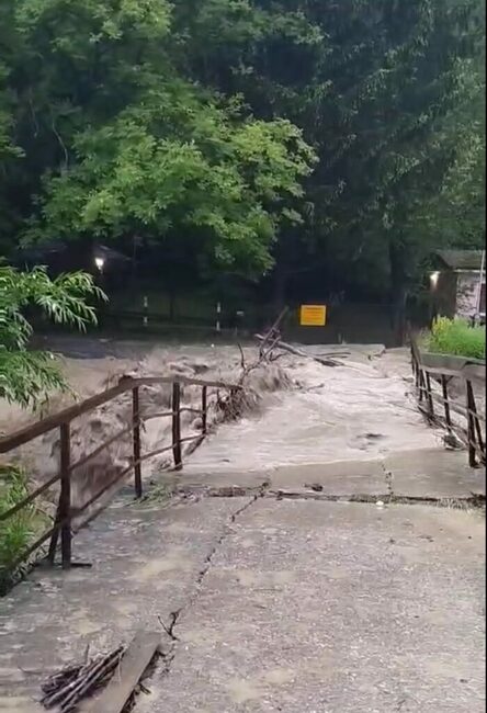 Частично бедствено положение е обявено в община Етрополе след проливните дъждове