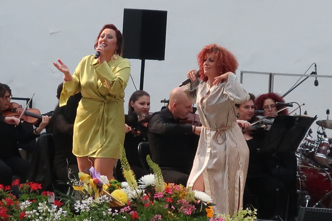 Музиката на ABBA ще звучи в целия си блясък в национално турне на Плевенската филхармония, обяви маестро Георги Милтиядов