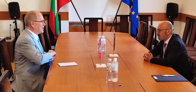 Областният управител на област с административен център Варна Марио Смърков прие днес посланика на Швейцария Н. Пр. Раймунд Фурер