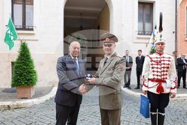 Ватикана - Национална гвардейска част на България - Папска швейцарска гвардия