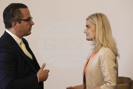 Парламент - Комисия по туризъм